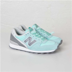  Кроссовки женские Adidas. Артикул 332903