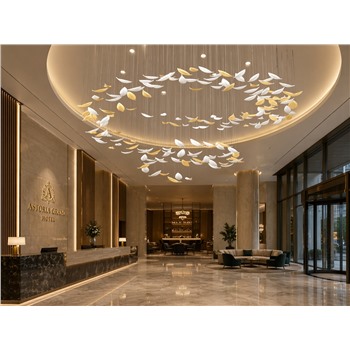 Люстра подвесная лепестки акрил и металл золото модерн стиль